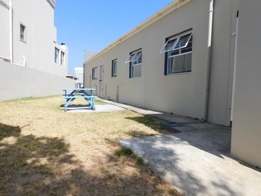 To Let 4 Bedroom Property for Rent in Mountainside Western Cape